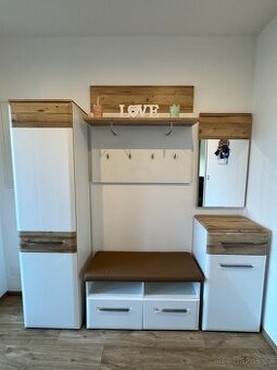 PRODÁM předsíňovou sestavu