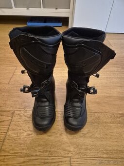 Motoboty iXS Faro, 42