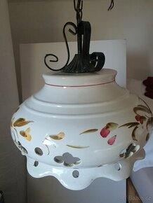 Starý keramický lustr