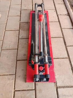 Řezačka na obklady a dlažby