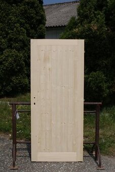 DVEŘE VCHODOVÉ MASIV SMRK "80" - 1x L, 1xP - NOVÉ