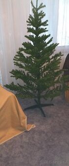 Vánoční umělý stromek