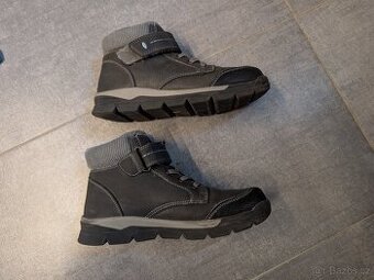 Kotníkové boty 33