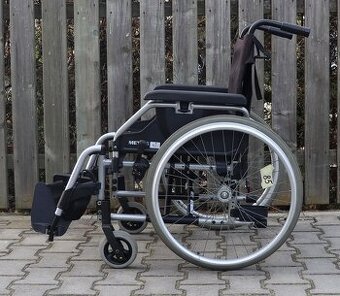 085-Mechanický invalidní vozík Meyra.
