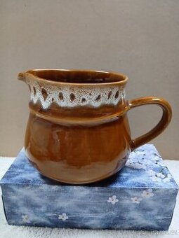 Džbánek Kera vitral