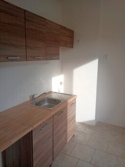 (712) Pronájem, byt 2+1, 56 m,  108, Bukovany