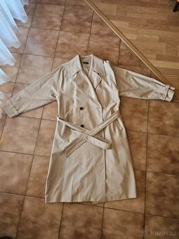 Béžový trenčkot
