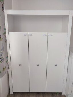 Dětská šatní skříň