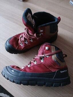 Zimní turistické boty Quechua vel. 35