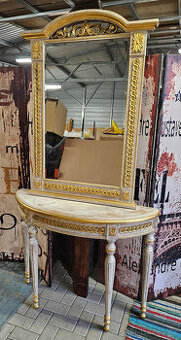 kosmetické stolek se zrcadlem