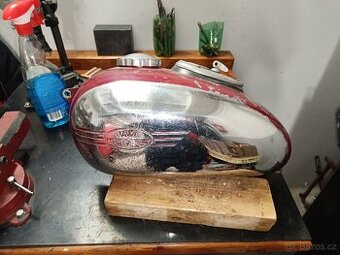 Jawa 250 350 nádrž