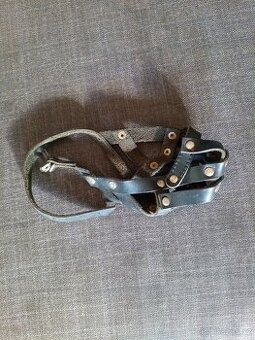 Kožený psí náhubek