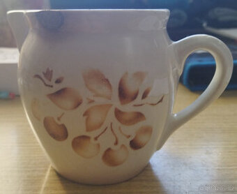 Starý menší džbánek "hnědé třešně", zn. Ditmar Urbach