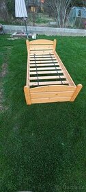 Dřevěná postel - 1