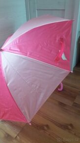 Nový růžový deštník