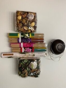 Sada vonných tyčinek (180 kusů), aroma difuzér, vonné doplňk