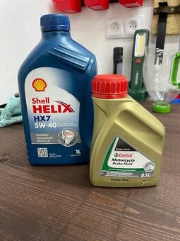 Olej Shell Helix HX7 5W-40 a Castrol brzdová kapalina