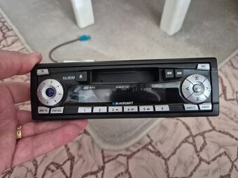 Prodám starší funkční autoradio Blaupunkt.