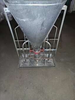 Krmítko pro prasata - 1