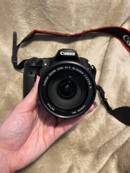 Zrcadlovka Canon