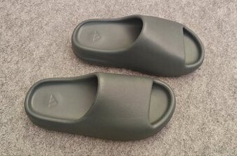 Adidas Yeezy Slide Salt