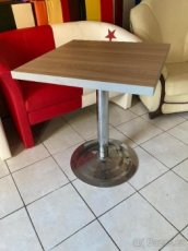 stul kavarna, bar, centralni noha. deska