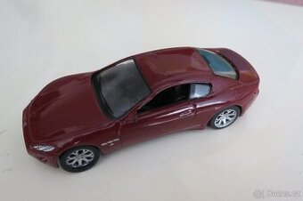 Model auta Maserati Gran Turismo DeAgostini 1:43