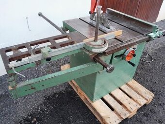 Formátovaví pila SCM - 1