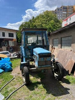 Traktor Zetor 2111