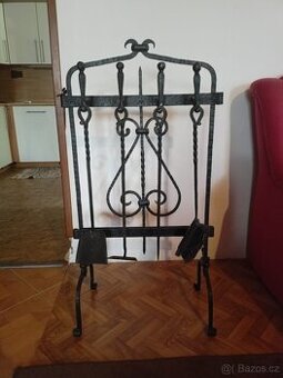 Nářadí ke krbu