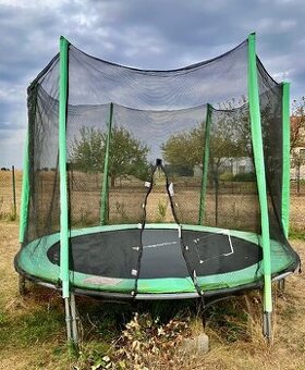 Trampolína