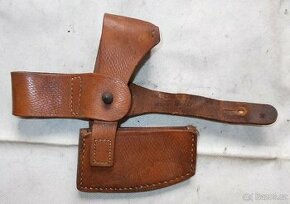Šitý závěsník na ČSLA sekeru ženijní vz.49.