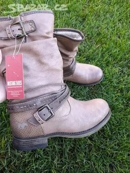 Zimní boty mustang nové 36