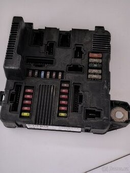 Renault pojistková skříňka UPC