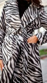 Nový vlněný kabát 38