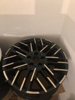 Alu r18’’ 5x112 sada