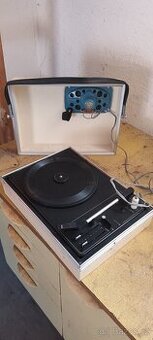 Kufříkový gramofon prodám