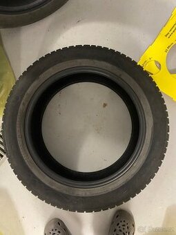 zimní pneu 215/55 r17 nokian wr a4