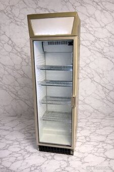 Prosklená chladicí vitrína 200cm a++