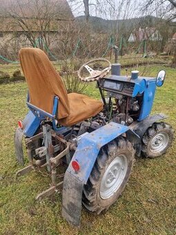 Malotraktor trakturek