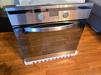 Vestavná trouba Amica