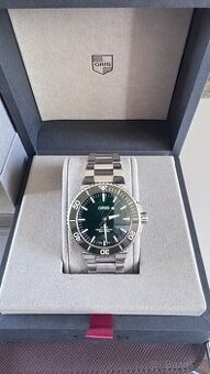 ORIS Aquis Date – zelený ciferník, automatické (Swiss Made)