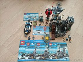 Lego City 60130 - Vězení na ostrově - 1