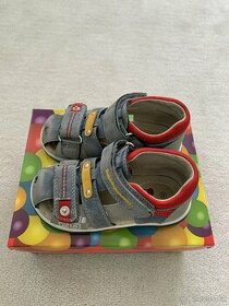 Dětské kožené sandálky Baťa vel. 23