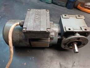 Elektromotor s převodovkou 380v SEW germany