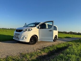 Peugeot EXPERT-TRAVELLER 2018 rok