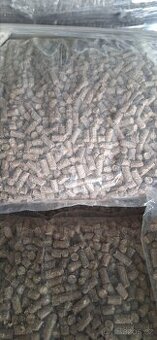 Krmné pelety na ryby 8mm, váha 5kg