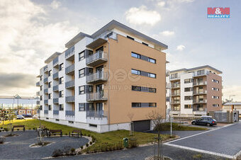 Pronájem bytu 2+kk, 61 m²,ul. A. Petrofa, Hradec Králové