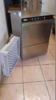 Gastro myčka RedFox QQ50TPL, 2016 s odp. čerpadlem.