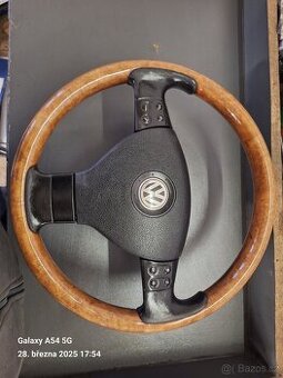 Volkswagen dřevěný volant